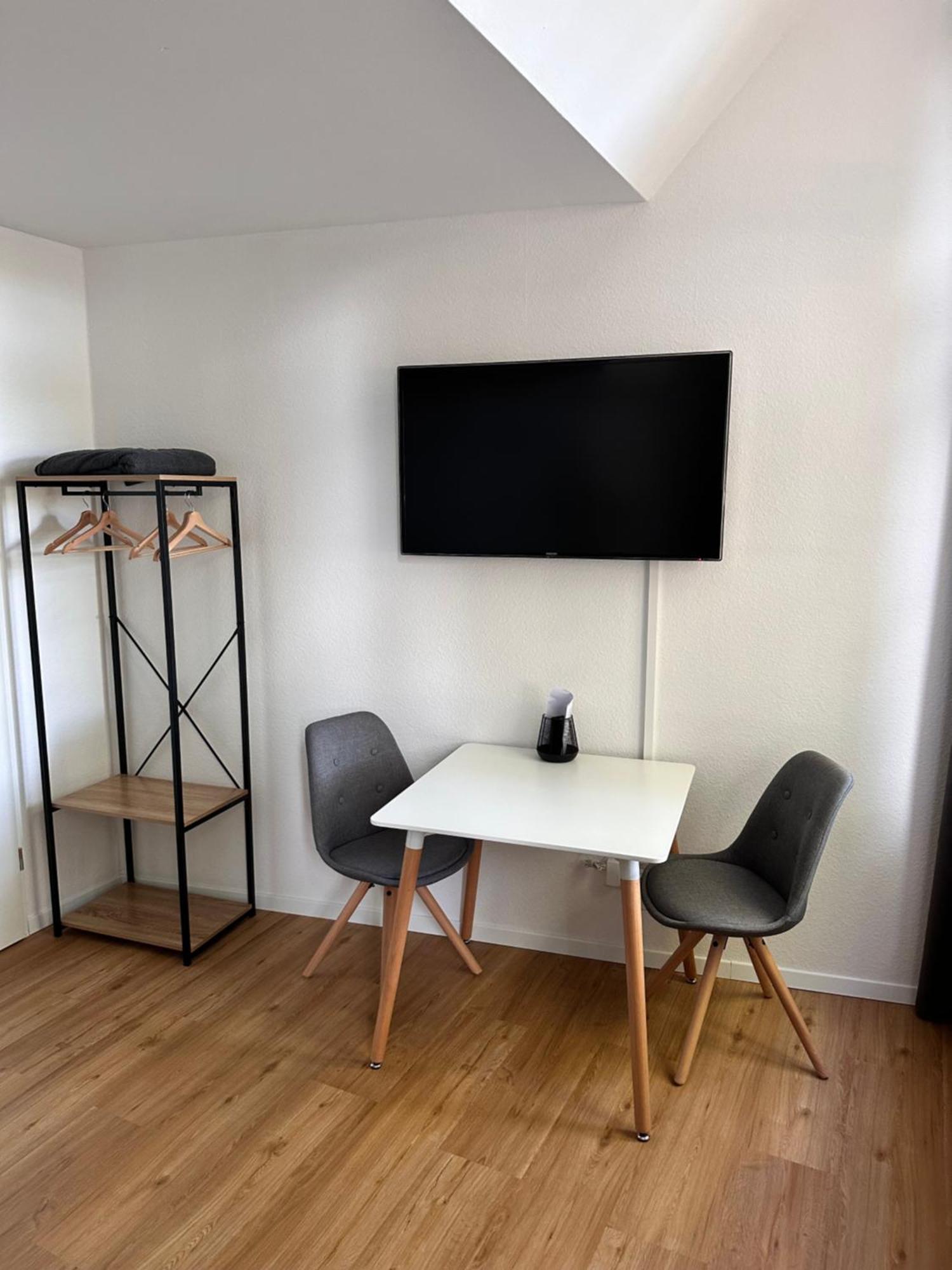 Zentrales Apartment Mit Parkplatz Хоккенхайм Экстерьер фото